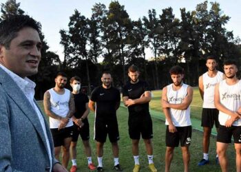 ALİAĞA FK ANTRENMANINA BAŞKAN SERKAN ACAR’DAN ZİYARET