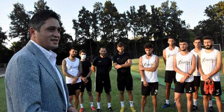 ALİAĞA FK ANTRENMANINA BAŞKAN SERKAN ACAR’DAN ZİYARET