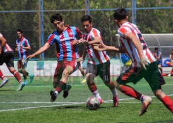 İZMİR 1461 SPOR, UZUNDERE ENGELİNİ AŞAMADI