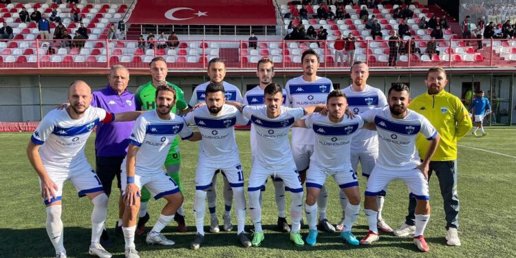 BORNOVA ATA SPOR DOLU DİZGİN