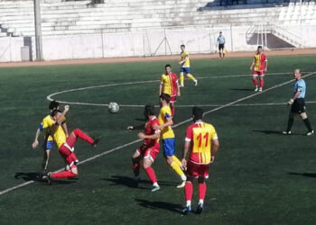 TİRE BELEDİYESPOR LİDERLİĞİNİ KORUDU
