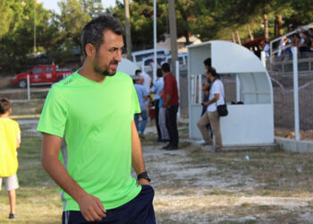 ÇAL’DA HOCA İLE YOLLAR AYRILDI