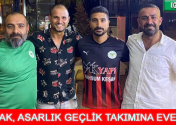 ASARLIK GENÇLİK, ALİ ÖZAK’A İMZAYI ATTIRDI
