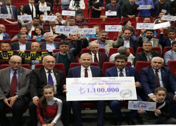 DENİZLİ BÜYÜKŞEHİR’DEN AMATÖR’E DESTEK