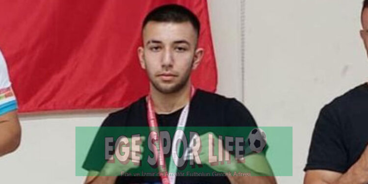 BOSTANLISPOR KİCK BOKS’CU, EGE BÖLGE 3.CÜSÜ OLDU