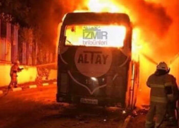 Altay’ın Otobüsü Yandı