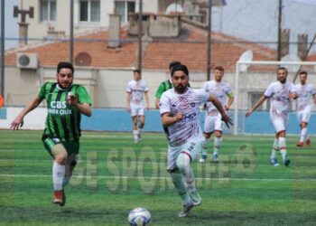 KARABAĞLAR YEŞİLYURT FK, LİDERLİĞİ SEVDİ