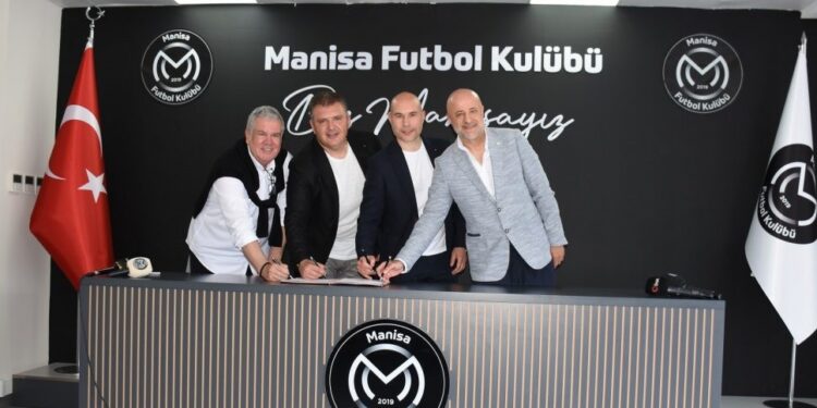 LEVENT ERİŞ MANİSA FK’YA İMZAYI ATTI