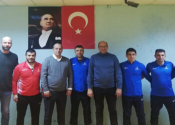 İZMİR BELEDİYESPOR MADALYA PEŞİNDE