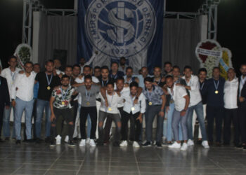 İzmirspor Şampiyonluğu Görkemli Kutladı