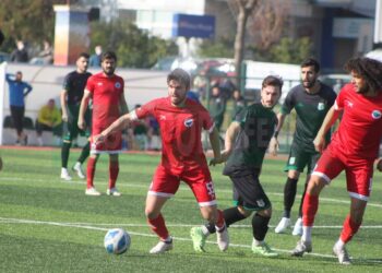 MENDERES, GAZİEMİR GENÇLİKSPOR’U SON DAKİKA GOLÜ İLE YENDİ