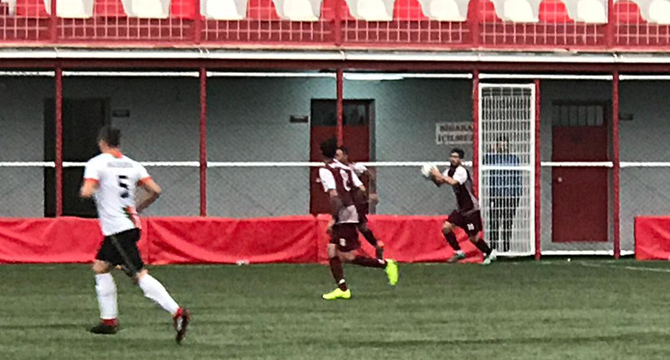 Bahçelievlerspor, Bayraklı Engelini Rahat Aştı