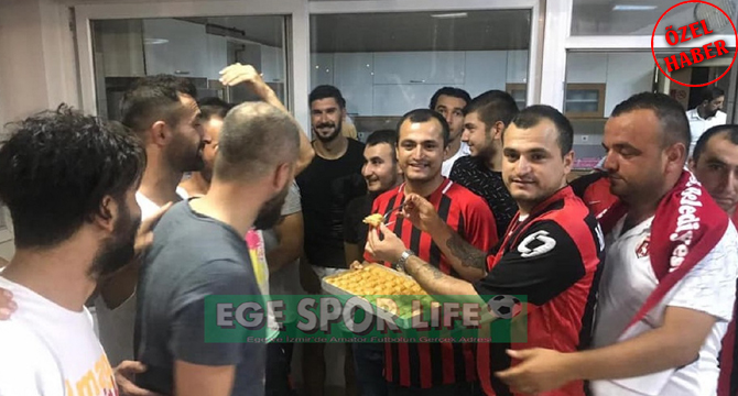 Çiğli Taraftarından Takıma Baklava Ziyafeti