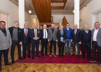 İZMİR KULÜPLERİNE 30 MİLYON LİRALIK DESTEK DAHA