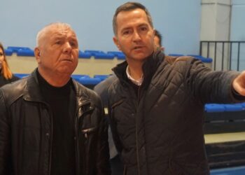 KEMALPAŞA’DA SPOR SALONLARI TAMAMEN YENİLENDİ