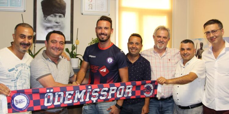 ÖDEMİŞSPOR SEVER BEHZAT GÖRMÜŞ İLE ANLAŞTI
