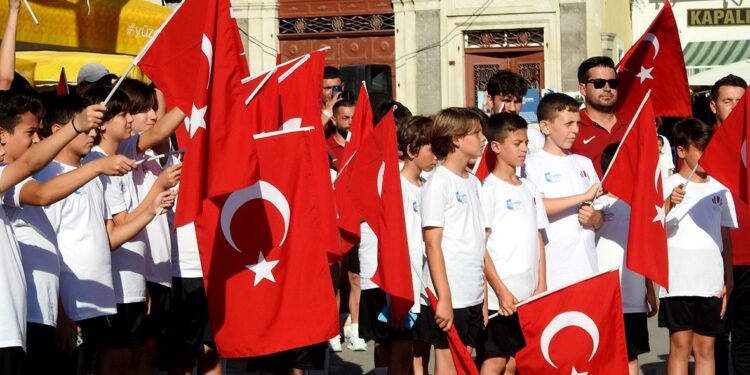 YARIMADA SPOR OYUNLARI TÖRENLE BAŞLADI