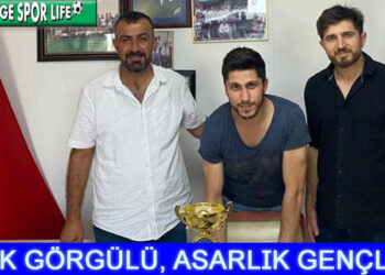 ASARLIK GENÇLİK, GOLCÜ BURAK GÖRGÜLÜ’YÜ RENKLERİNE BAĞLADI