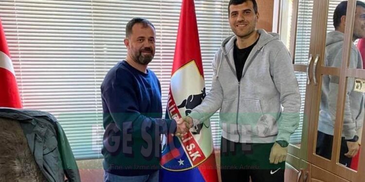 HALİLBEYLİ 1979 SPOR’DA, EMRAH KAYA İMZAYI ATTI