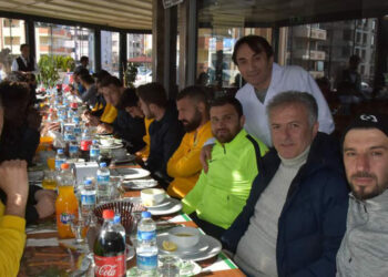 Aliağa’dan Yemekli Play-Off Kutlaması