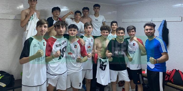 İZMİR ÜÇYOL GENÇLİK, PLAY-OFF’LARI GARANTİLEDİ
