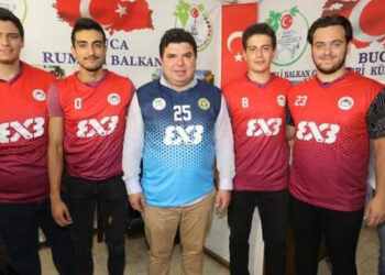ERHAN KILIÇ DESTEK VERDİ, GENÇLER KUPA İLE DÖNDÜ