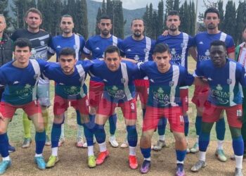 MENDERES BLD. ÖZDERESPOR, YARIŞI BIRAKMIYOR
