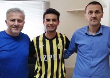 Aliağa Transferlerini Sürdürdü