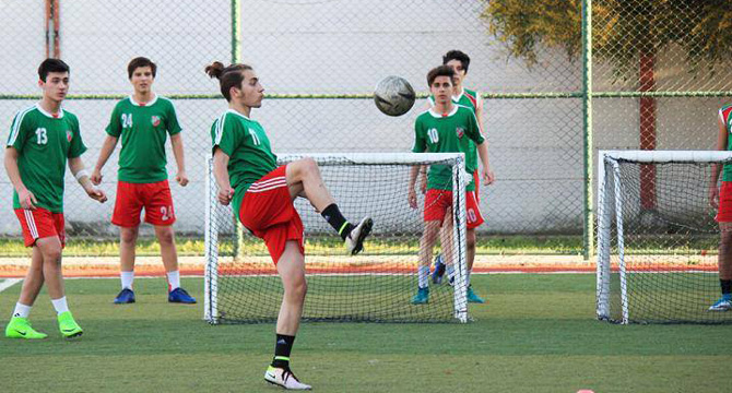 Karşıyaka Altyapı Seçmeleri Yapıyor