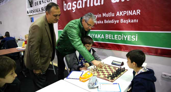 Satranç tutkunları Ata için bir arada!
