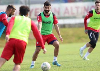 ALTINORDU’DA HEDEF ERZURUMSPOR’U YENİP LİGDE KALMAK