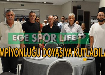 ESKİ İZMİR GENÇLİK, ŞAMPİYONLUK VE DAYANIŞMA GECESİNİ YAPTI