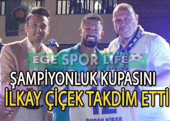 ÖZDERESPOR ŞAMPİYONLUK KUTLAMASINI GÖRKEMİ İLE YAPTI